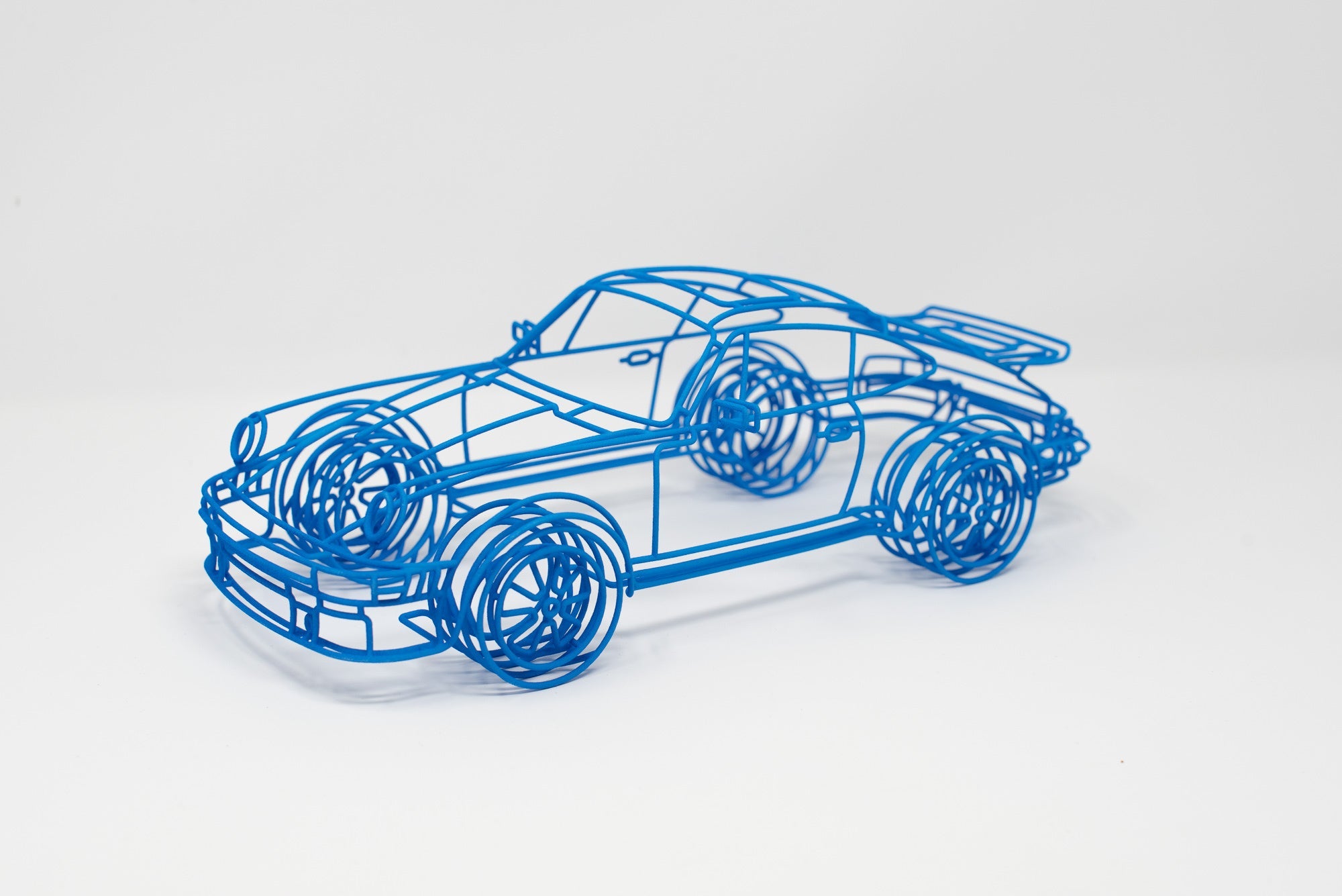 Porsche 911 — wire sculpture by Benedict Radcliffe